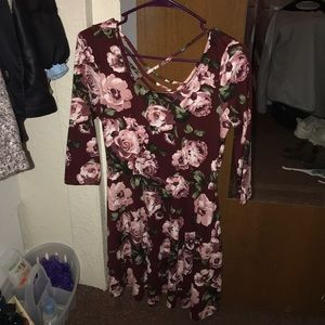 Cute floral dress!